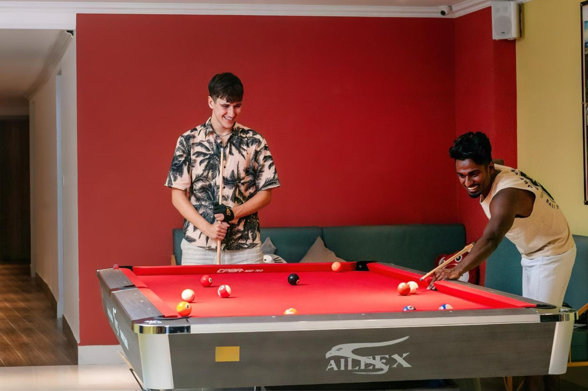 Lakeview Backpackers Hostel & Rooftop Bar Hanoi Exterior foto