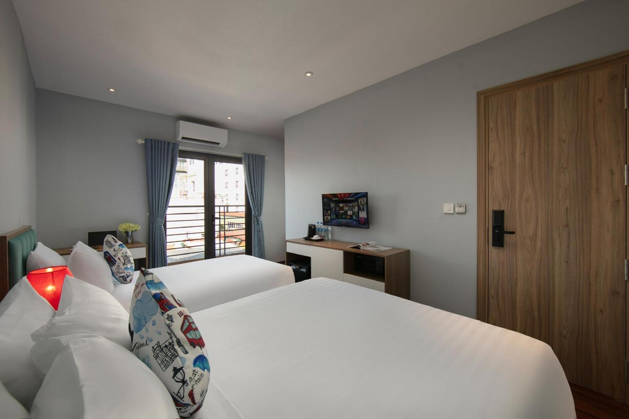 Lakeview Backpackers Hostel & Rooftop Bar Hanoi Exterior foto