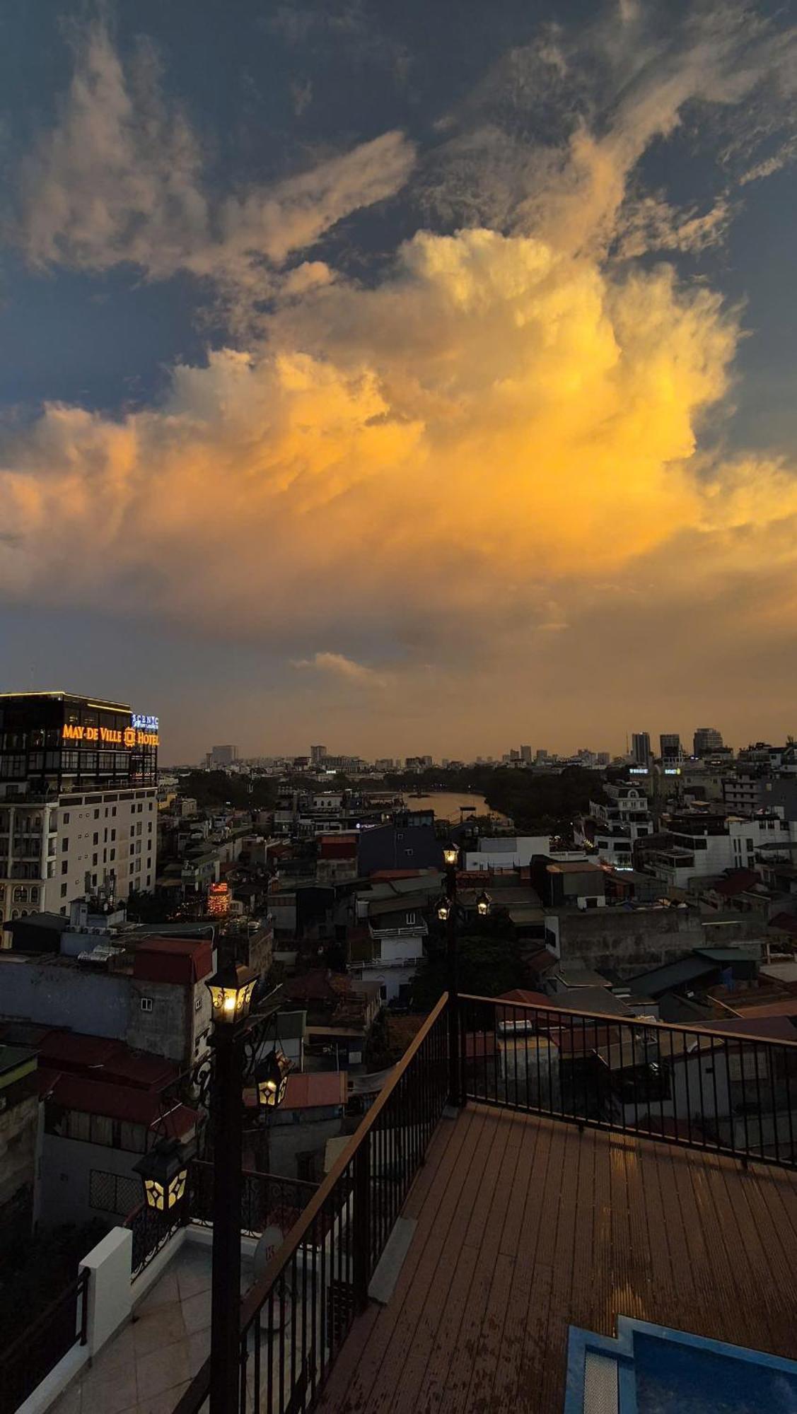 Lakeview Backpackers Hostel & Rooftop Bar Hanoi Exterior foto