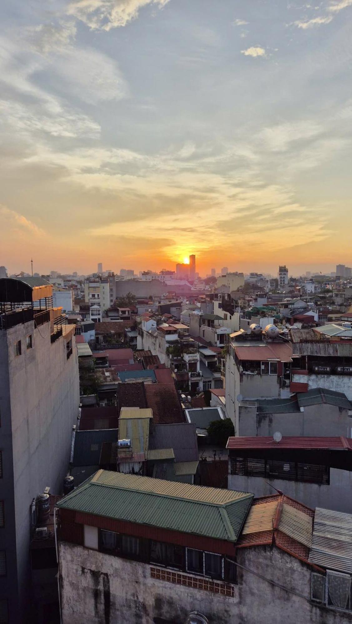 Lakeview Backpackers Hostel & Rooftop Bar Hanoi Exterior foto